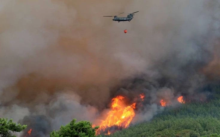 Σε εξέλιξη φωτιά στην Αλόννησο -Εκκενώθηκε ξενοδοχείο